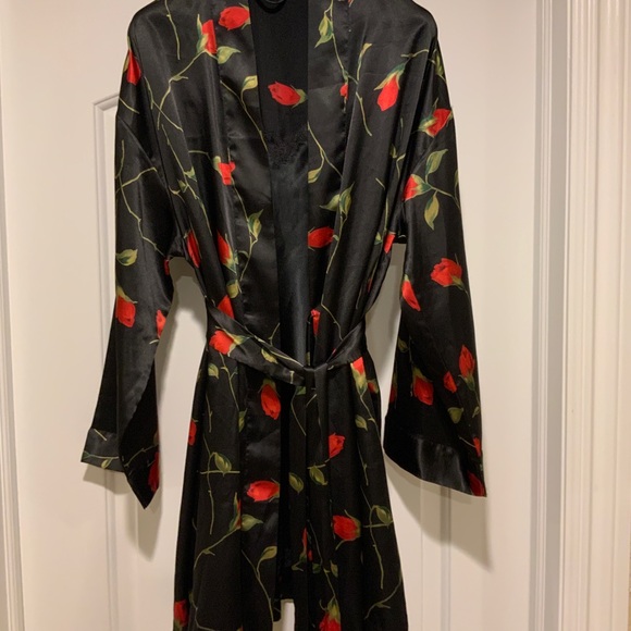 Floral Satin Kimono Robe - Black with Red Roses - Picture 2 of 5